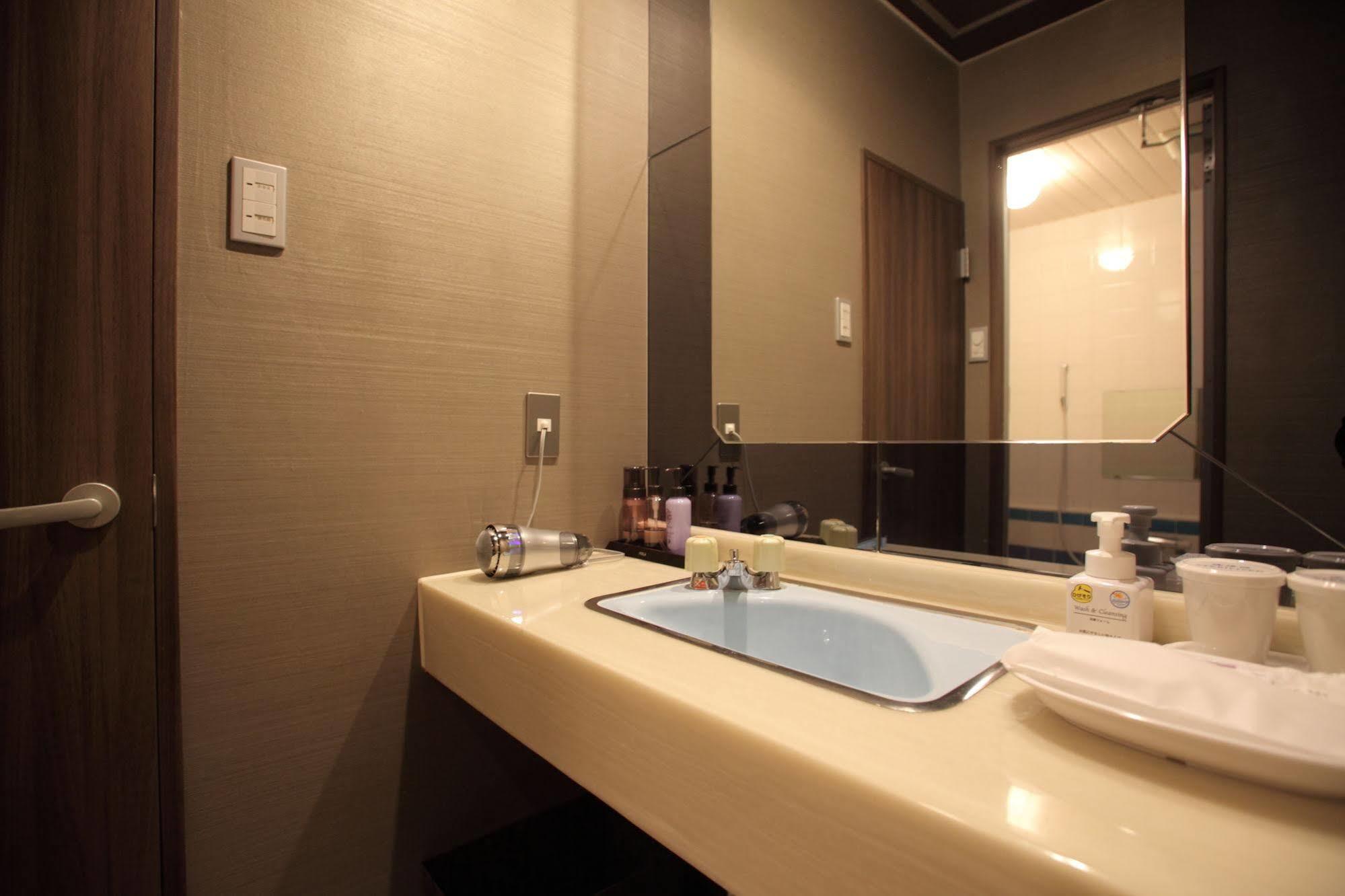 Hotel Porte Sapporo Bagian luar foto